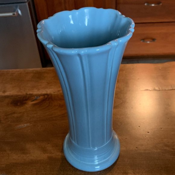Fiesta Vintage Retired Color Periwinkle Blue Medium 9 5/8” Fluted Flower Vase - Picture 6 of 10
